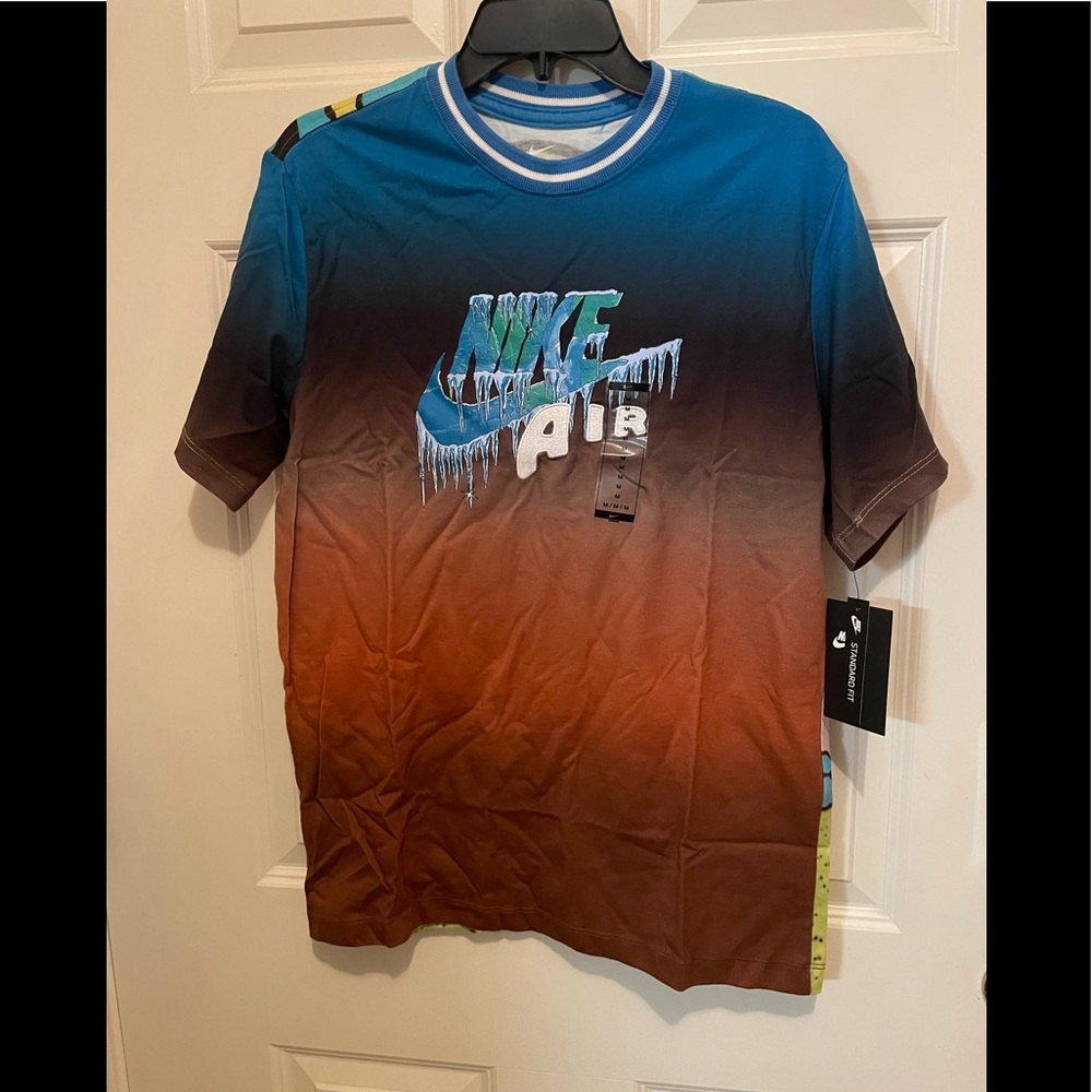 NWT Men’s NIKE SPORTSWEAR MOCK ELEMENT TEE SIZE M DC2725 435